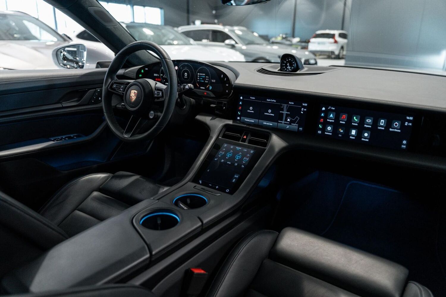 Porsche Taycan vaihtoauto