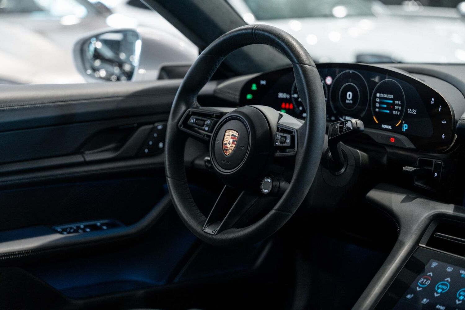 Porsche Taycan vaihtoauto