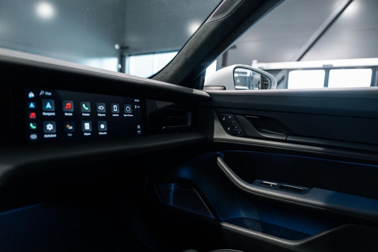 Porsche Taycan vaihtoauto