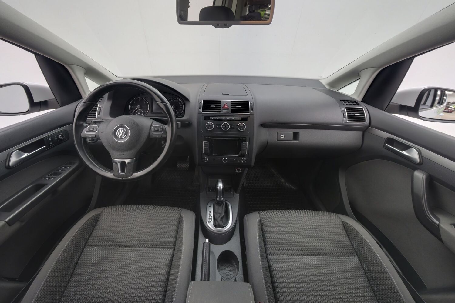 Volkswagen Touran vaihtoauto