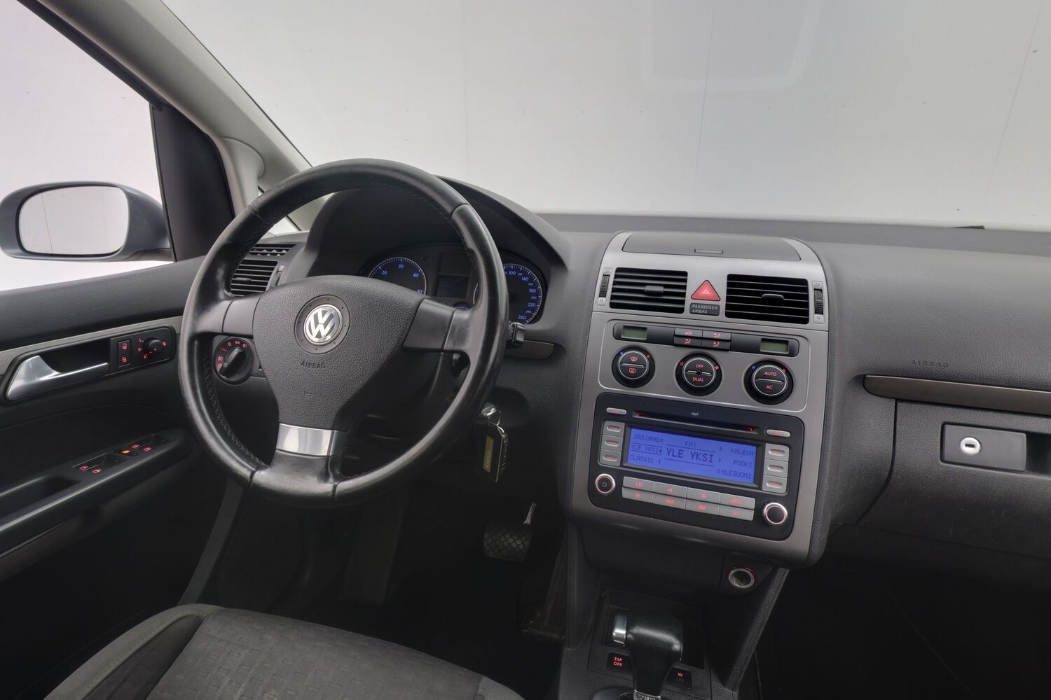 Volkswagen Touran vaihtoauto