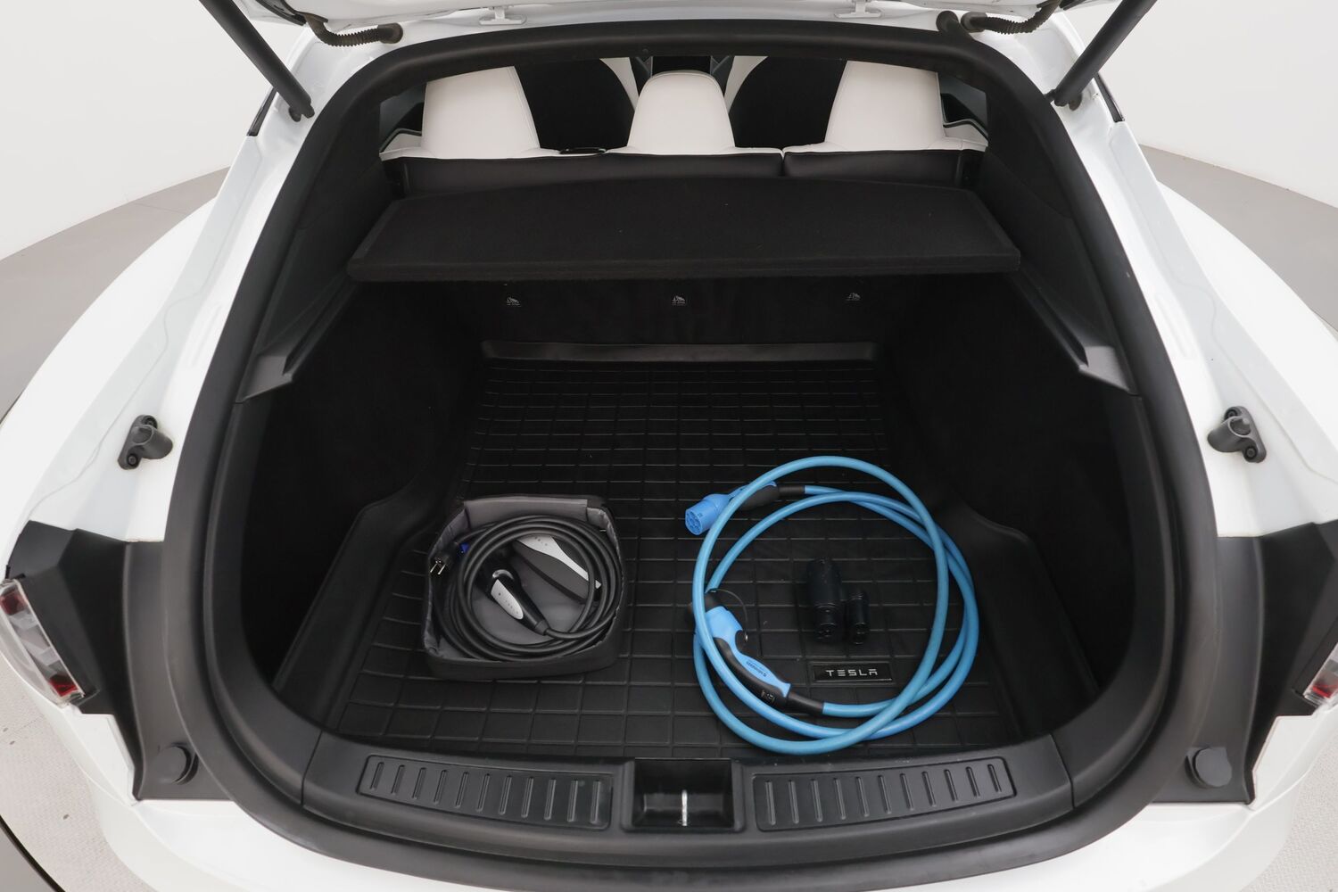 Tesla Model S vaihtoauto