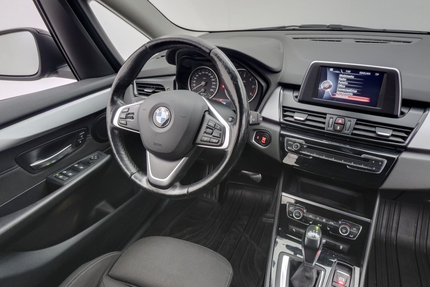 BMW 220 vaihtoauto