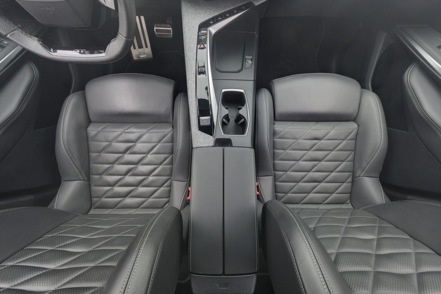 Peugeot E-3008 vaihtoauto