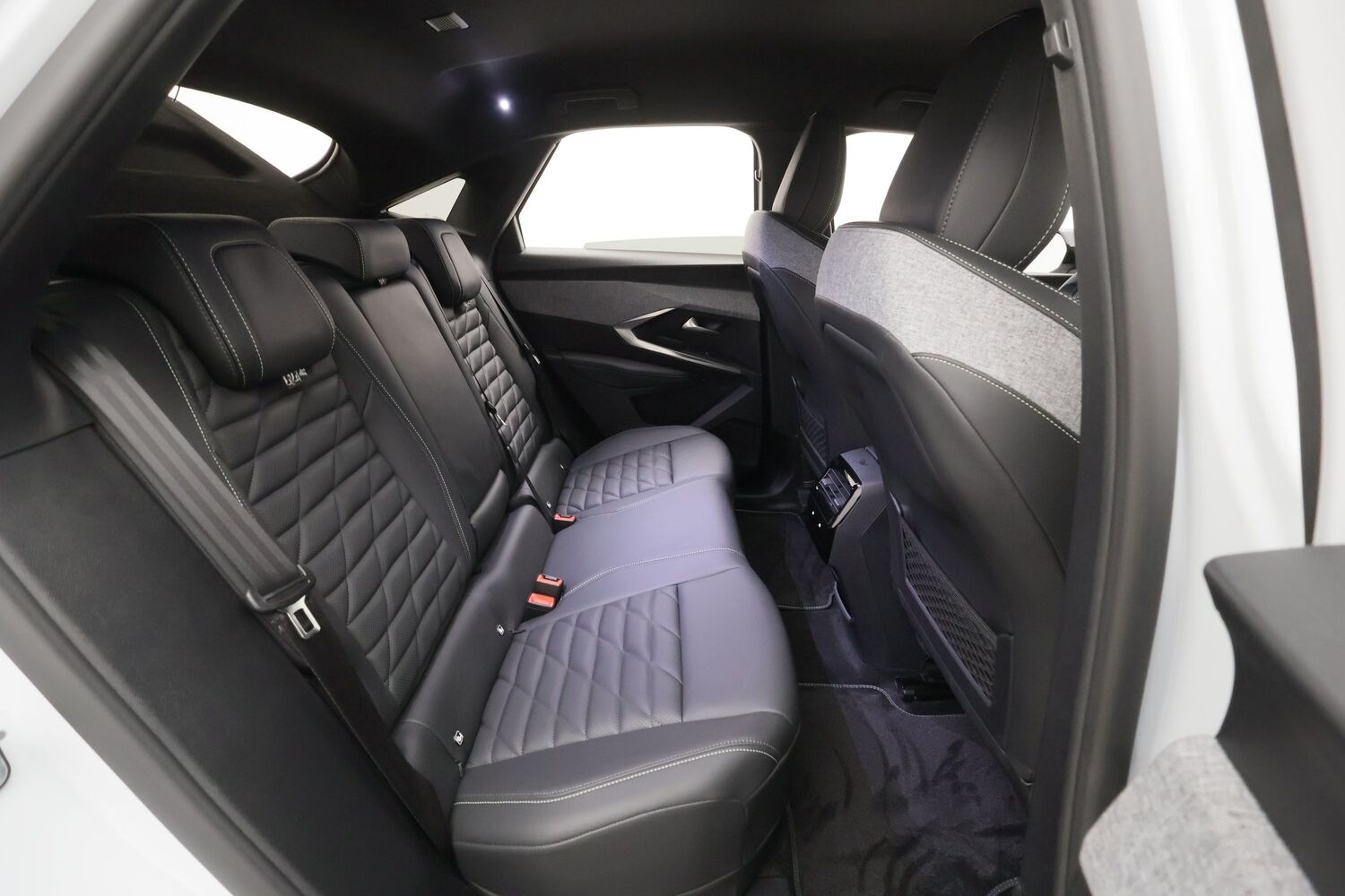 Peugeot E-3008 vaihtoauto