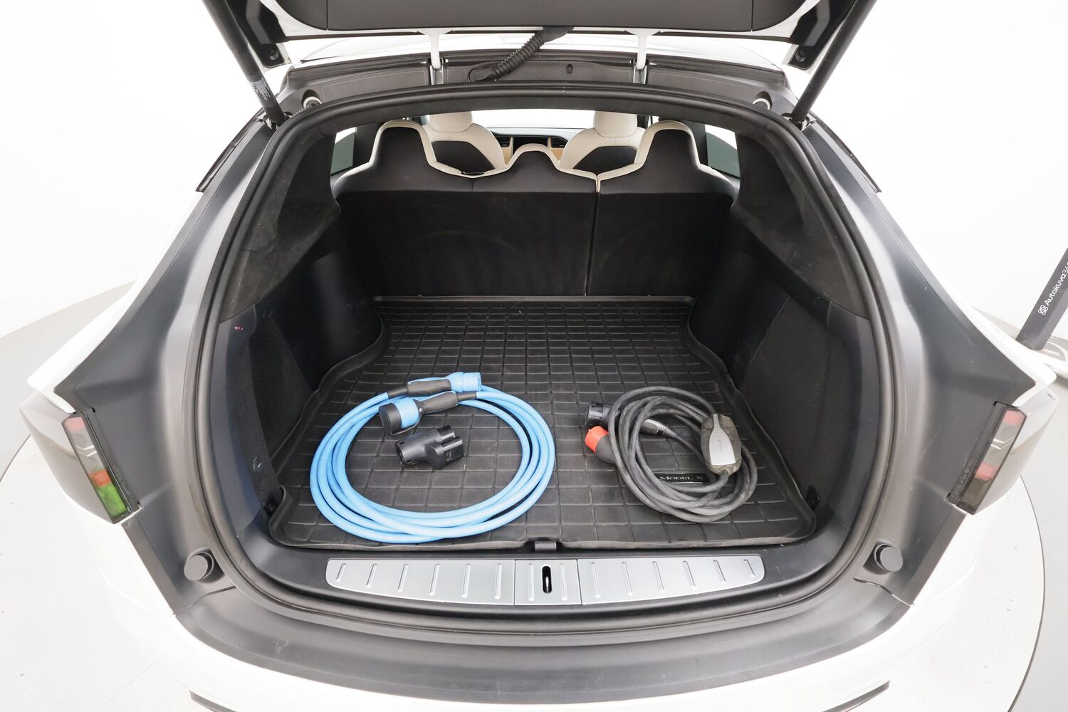 Tesla Model X vaihtoauto