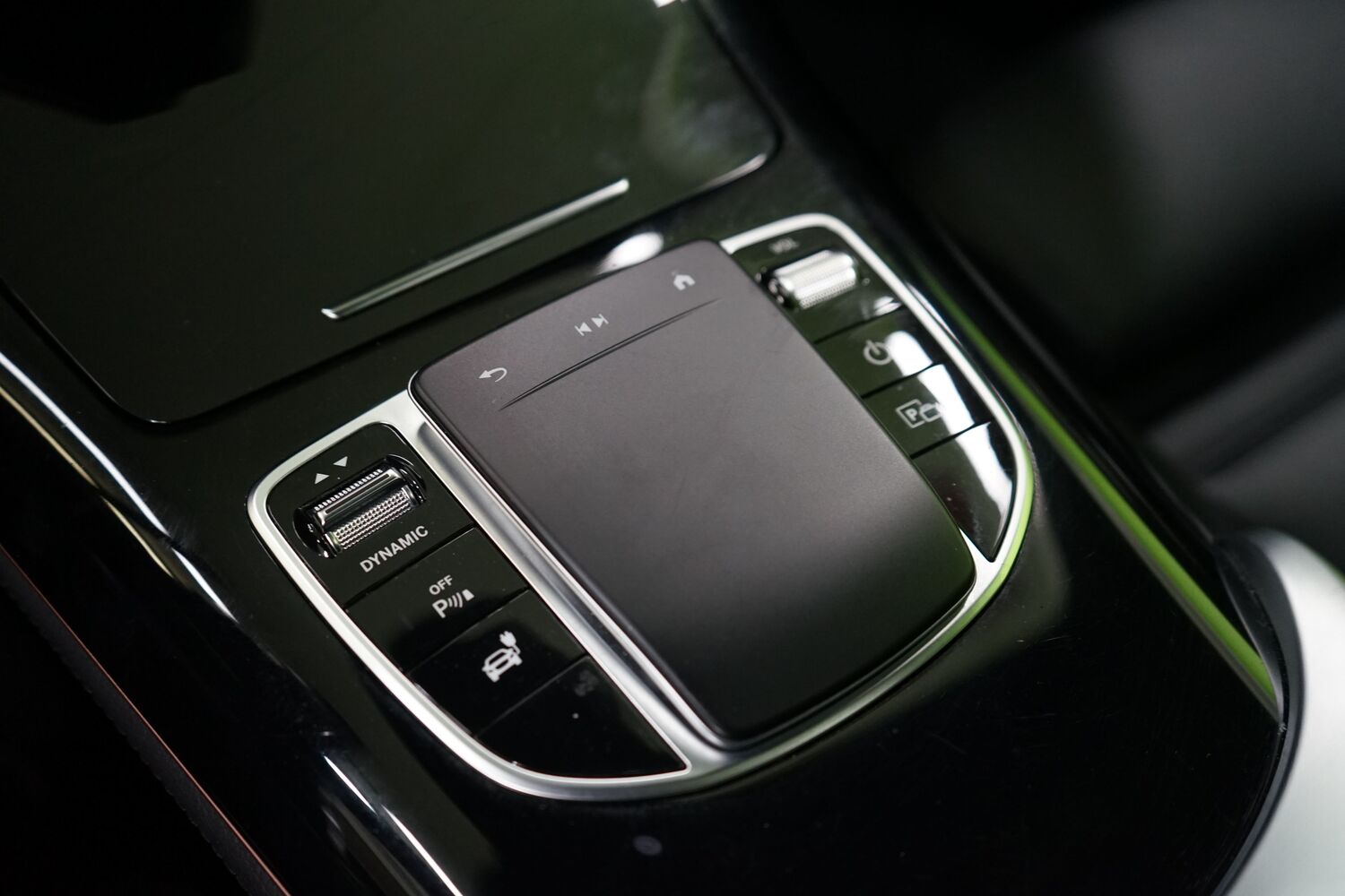 Mercedes-Benz EQC vaihtoauto