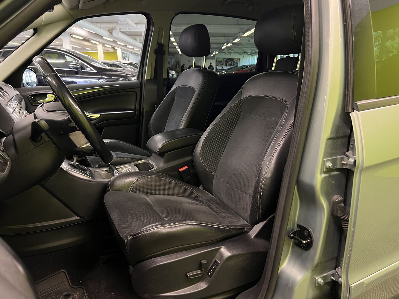 Ford S-MAX vaihtoauto