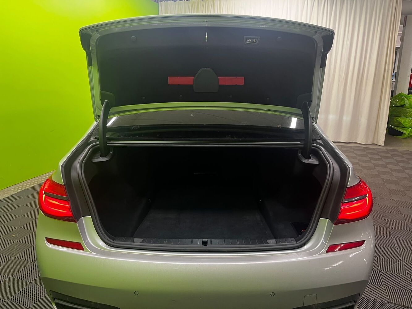 BMW 740 vaihtoauto