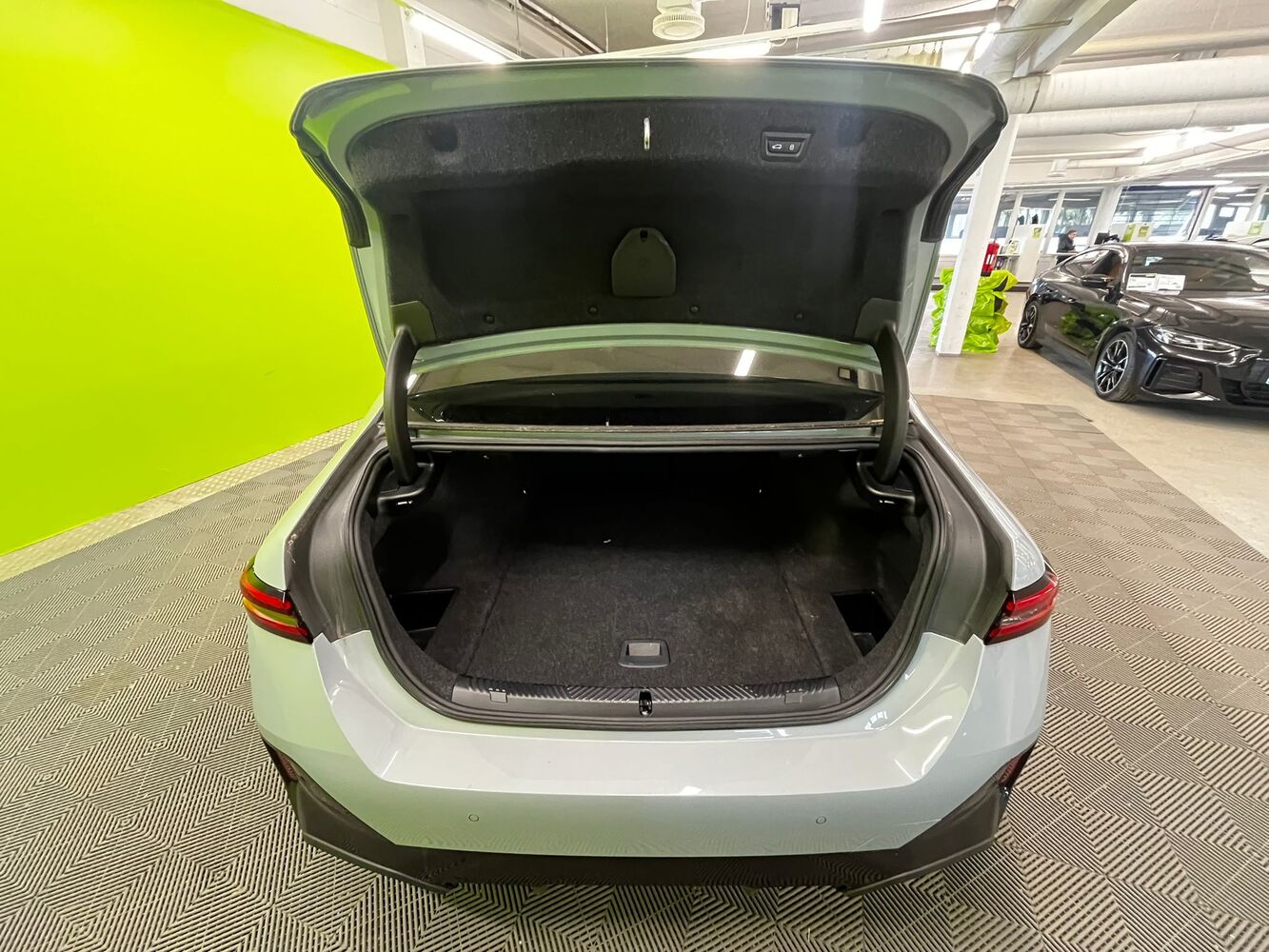 BMW i5 vaihtoauto