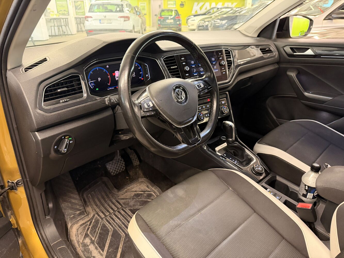 Volkswagen T-Roc vaihtoauto