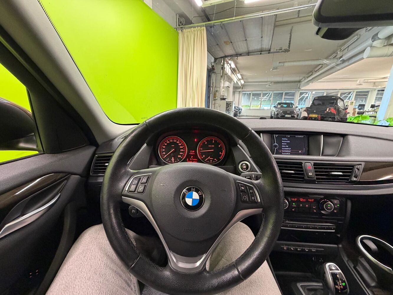 BMW X1 vaihtoauto