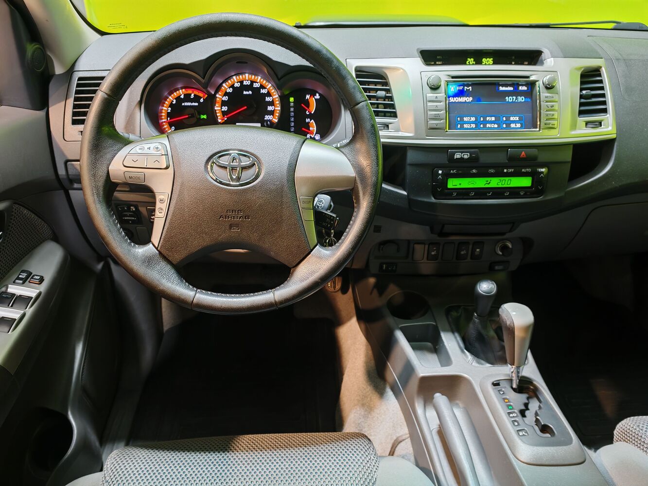 Toyota Hilux vaihtoauto