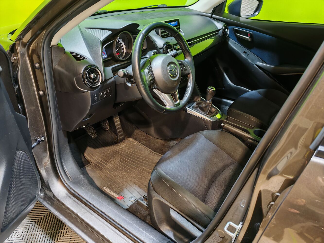 Mazda 2 vaihtoauto