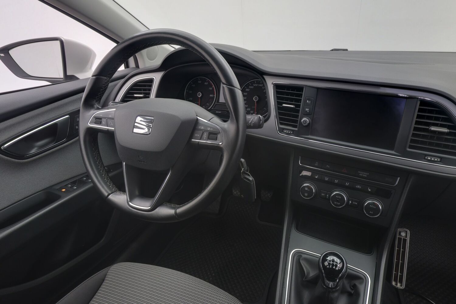 SEAT Leon Sportstourer vaihtoauto