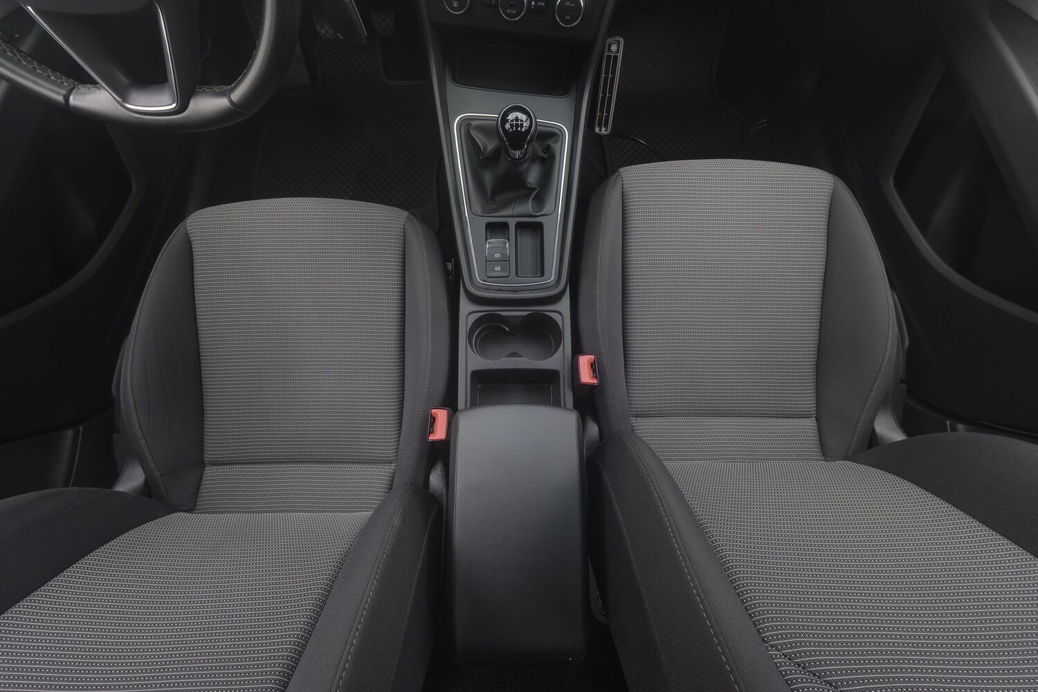SEAT Leon Sportstourer vaihtoauto