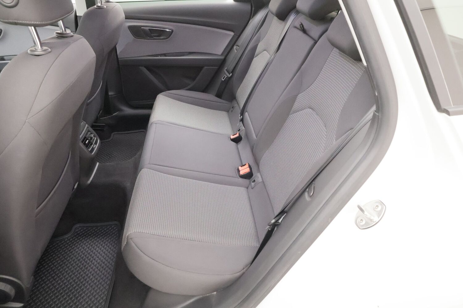 SEAT Leon Sportstourer vaihtoauto
