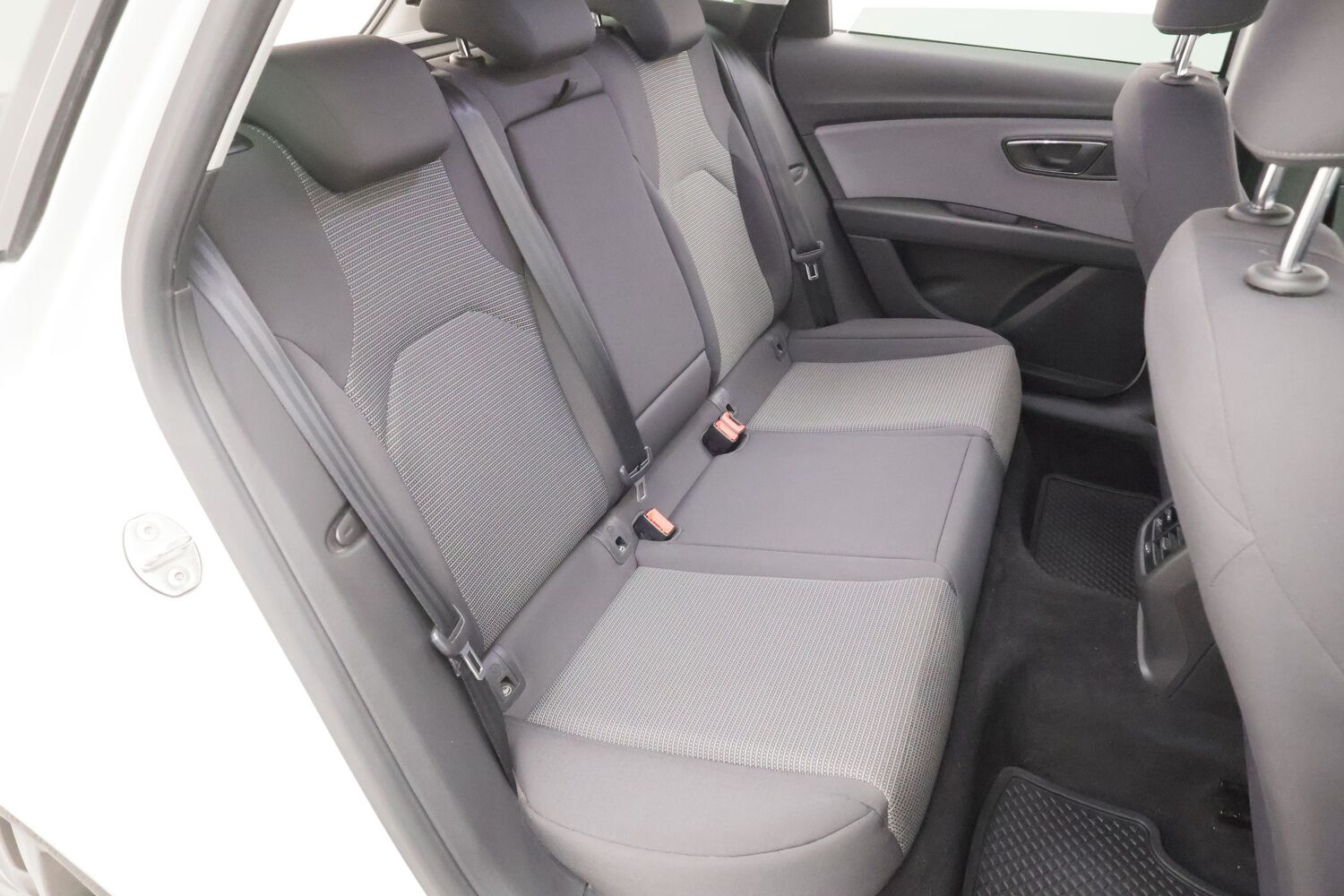 SEAT Leon Sportstourer vaihtoauto