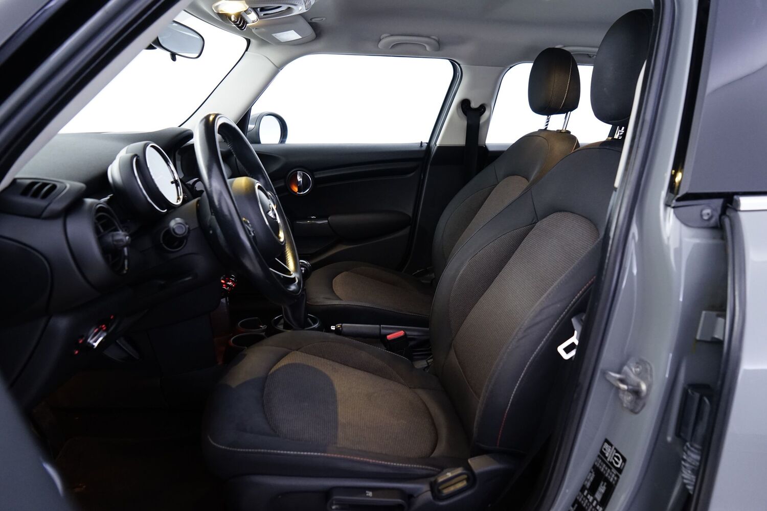Mini Hatchback vaihtoauto