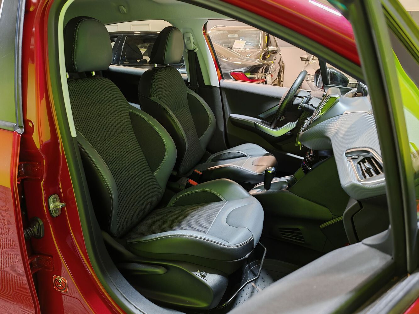 Peugeot 208 vaihtoauto
