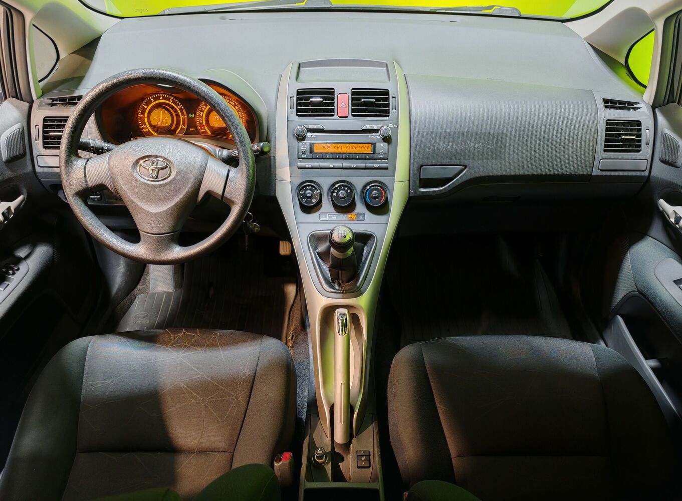 Toyota Auris vaihtoauto
