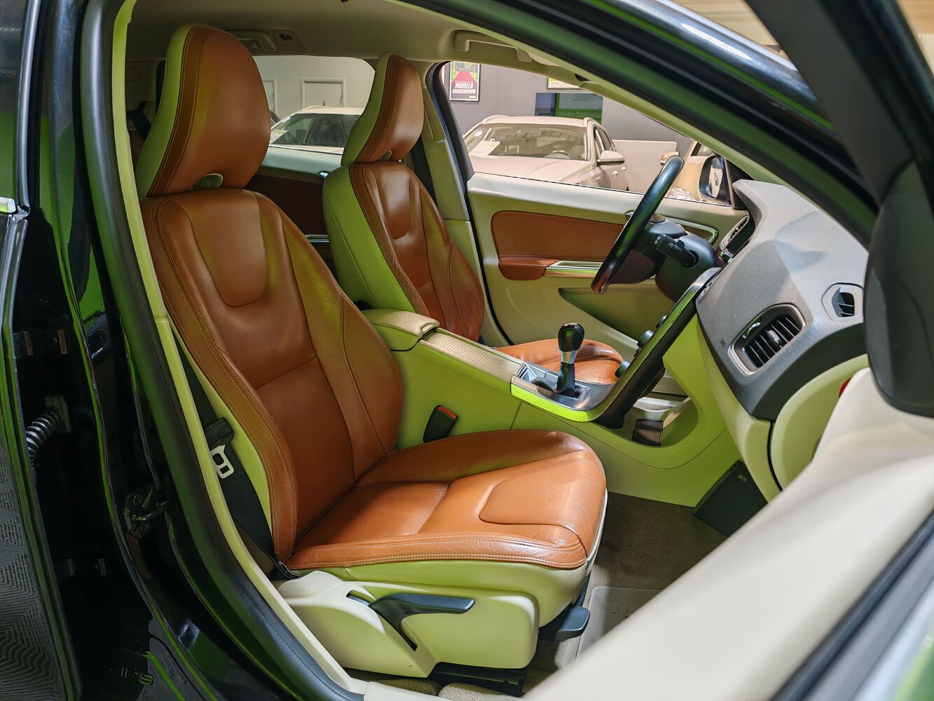 Volvo V60 vaihtoauto