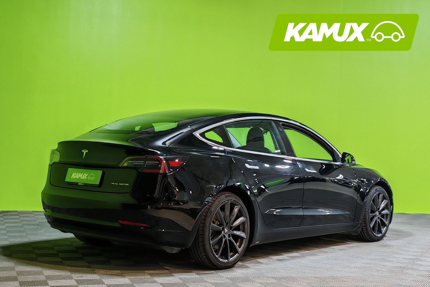 Tesla Model 3 vaihtoauto