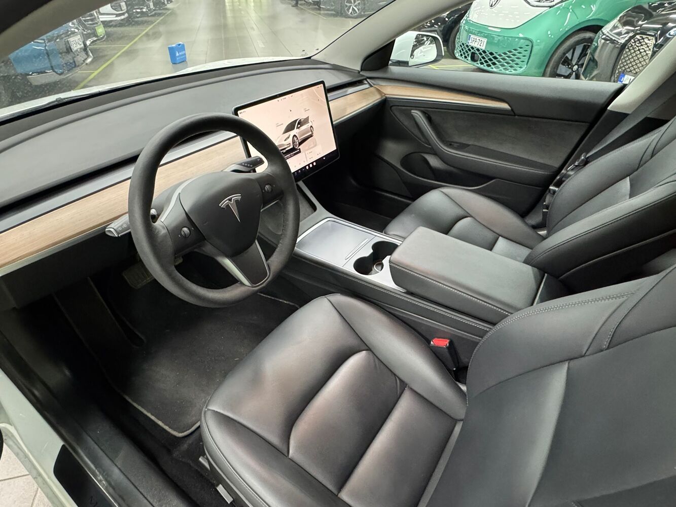 Tesla Model 3 vaihtoauto