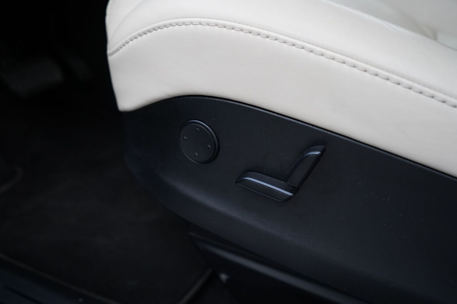Tesla Model X vaihtoauto