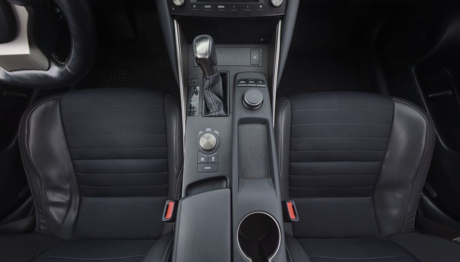 Lexus IS vaihtoauto