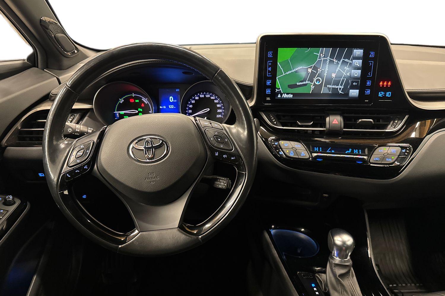 Toyota C-HR vaihtoauto