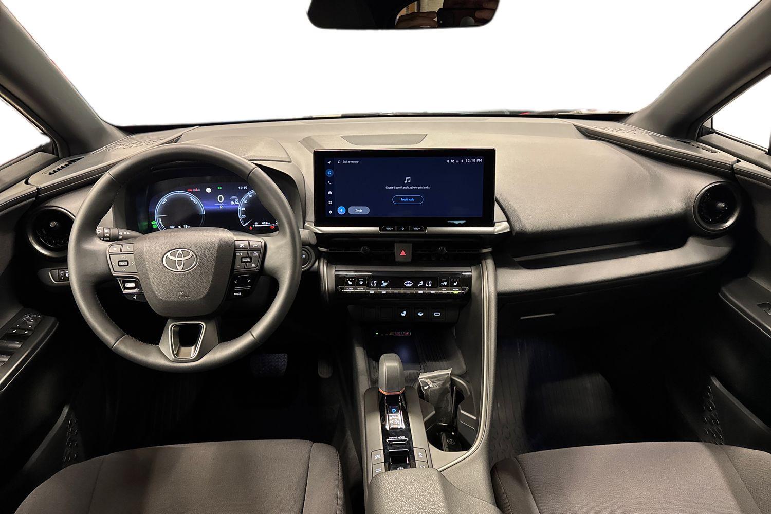 Toyota C-HR vaihtoauto
