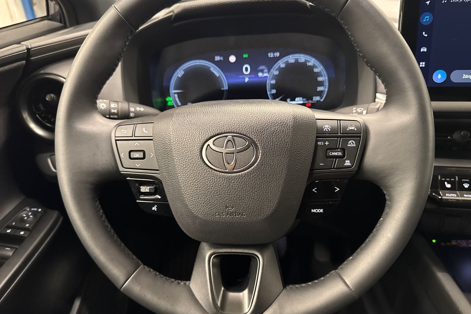 Toyota C-HR vaihtoauto