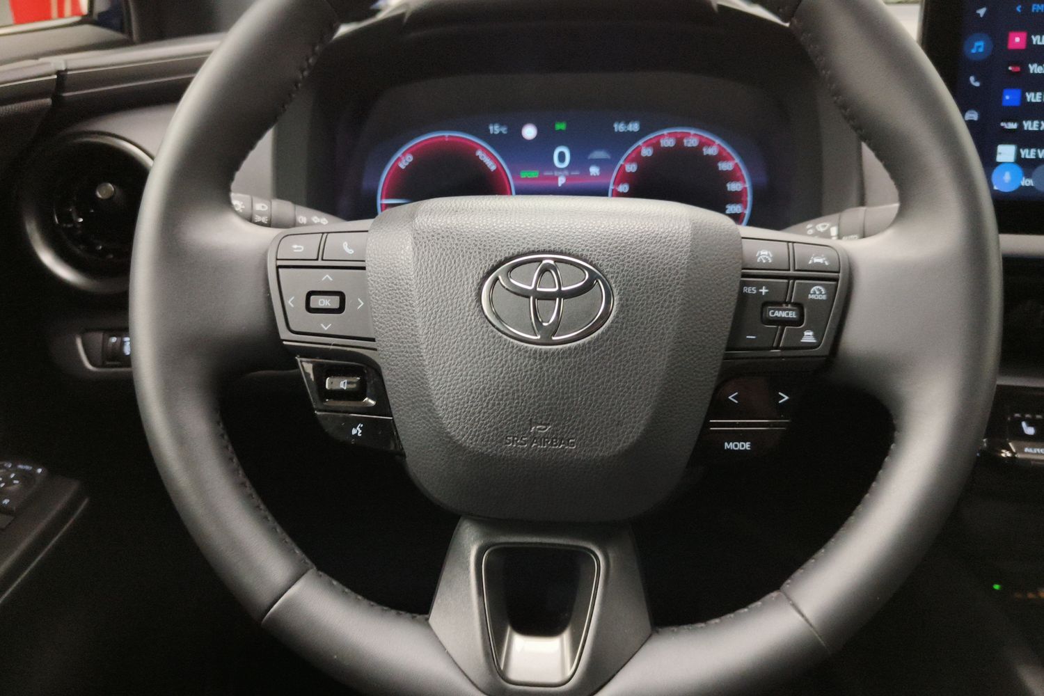 Toyota C-HR vaihtoauto