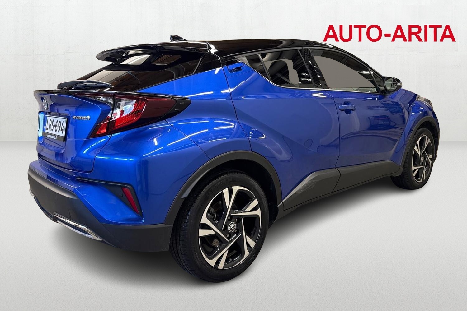 Toyota C-HR vaihtoauto