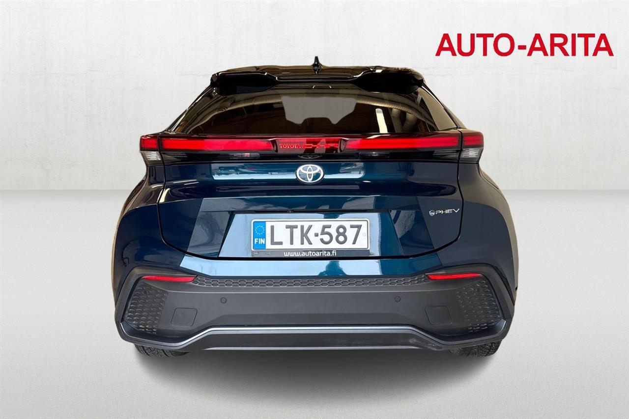 Toyota C-HR vaihtoauto