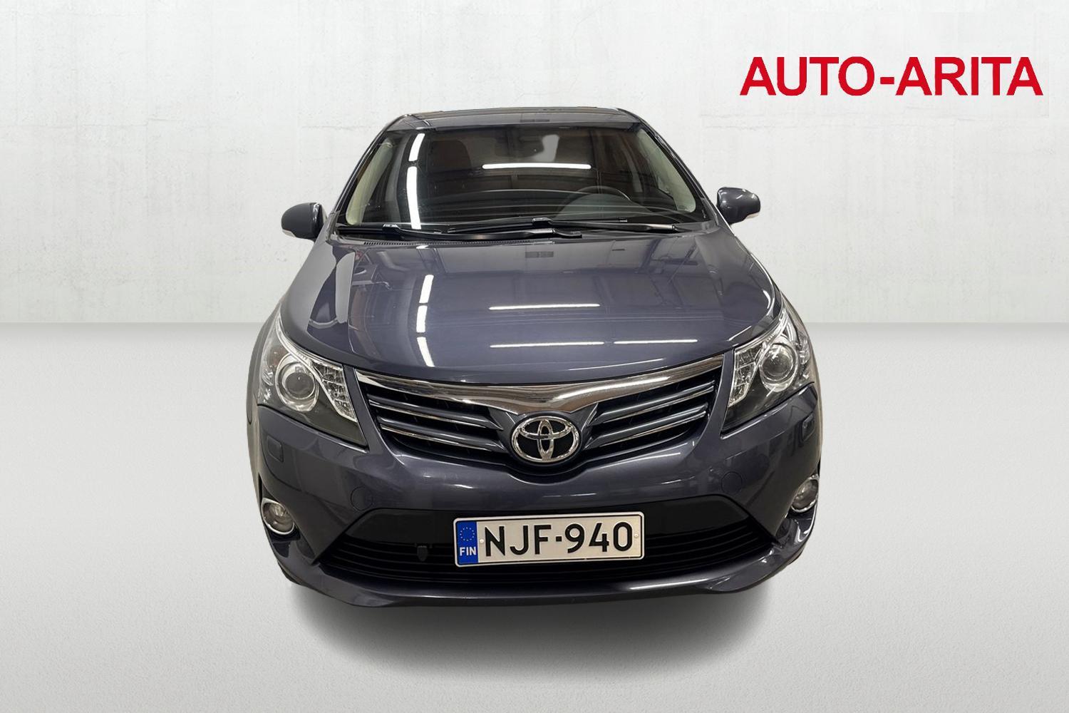 Toyota Avensis vaihtoauto