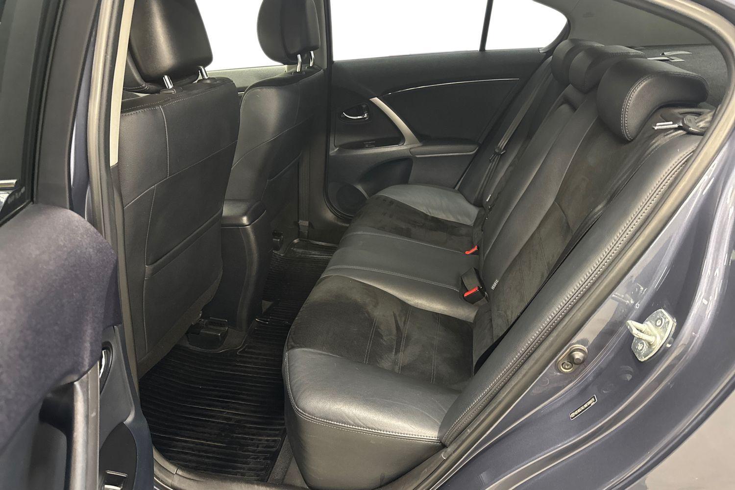 Toyota Avensis vaihtoauto