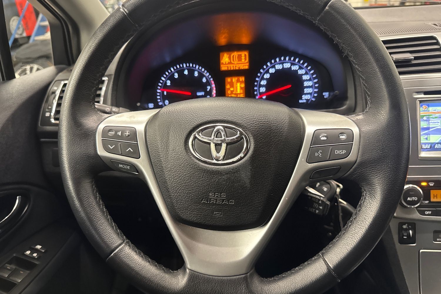 Toyota Avensis vaihtoauto