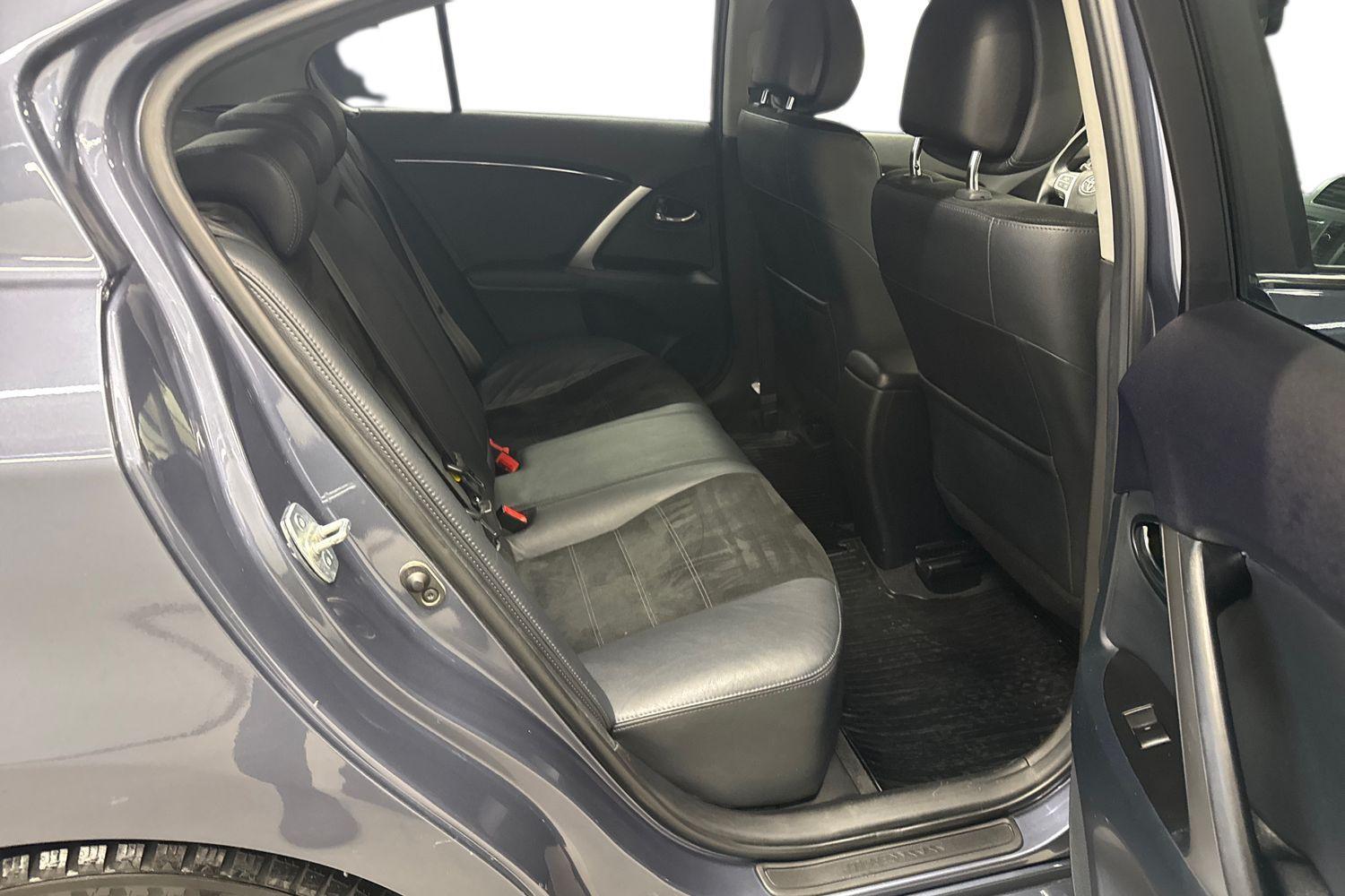 Toyota Avensis vaihtoauto