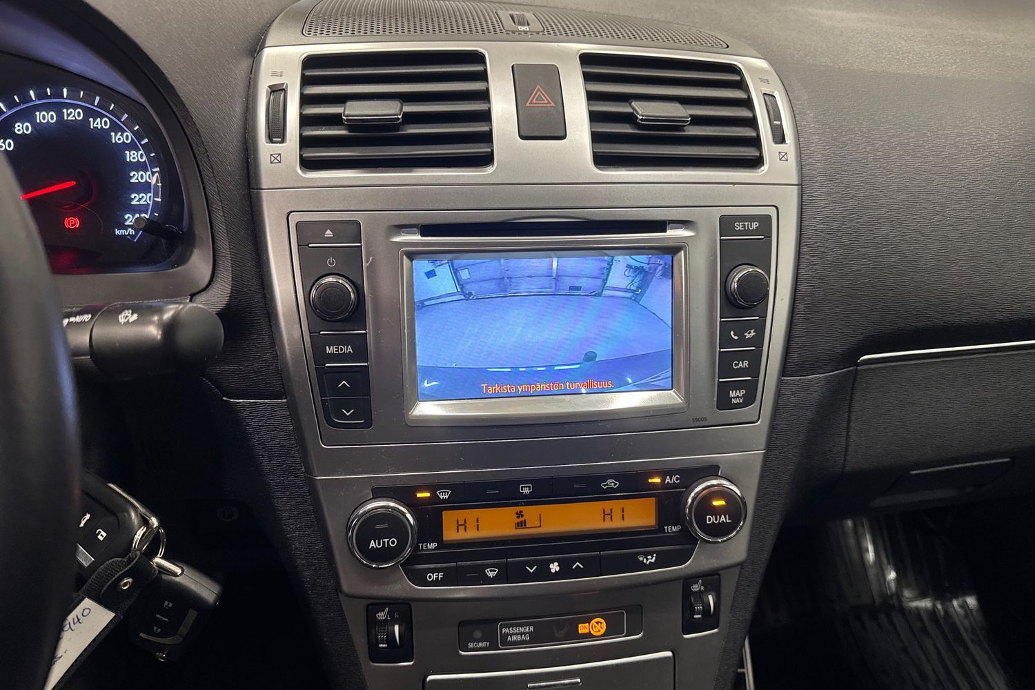 Toyota Avensis vaihtoauto