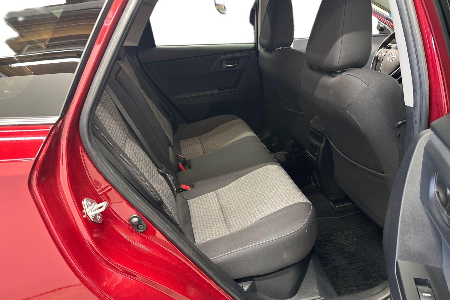 Toyota Auris vaihtoauto