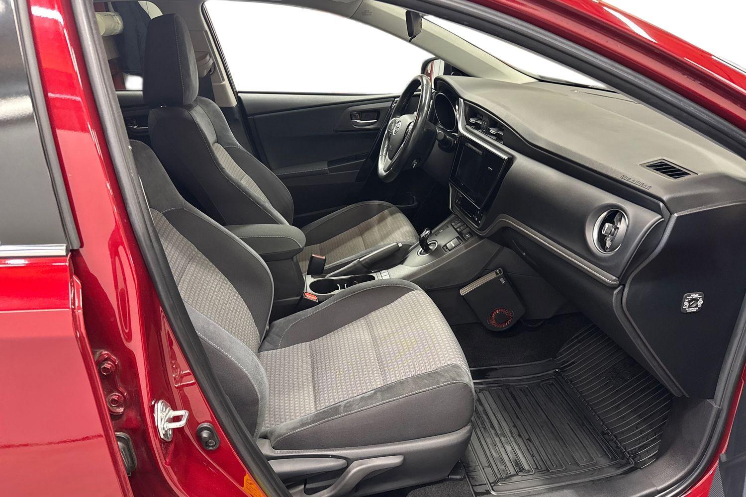 Toyota Auris vaihtoauto