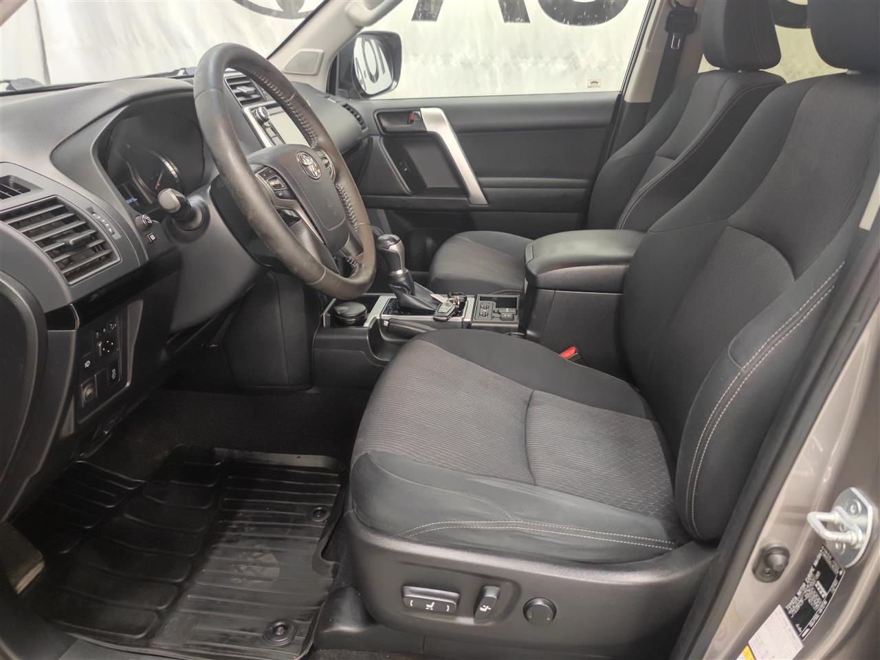 Toyota Land Cruiser vaihtoauto