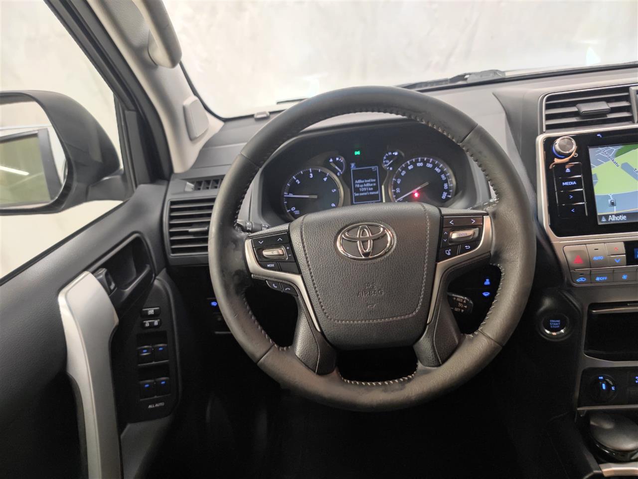Toyota Land Cruiser vaihtoauto