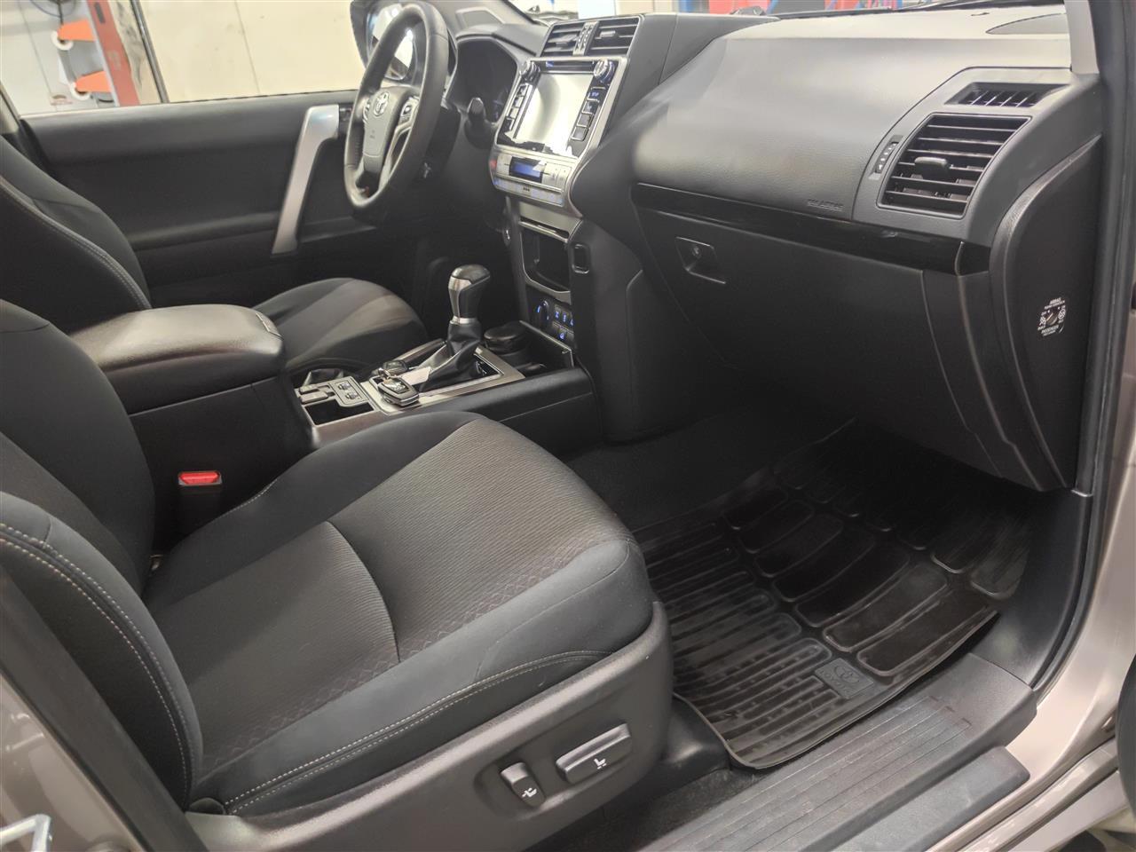 Toyota Land Cruiser vaihtoauto