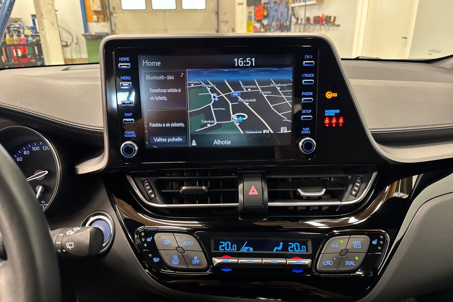 Toyota C-HR vaihtoauto