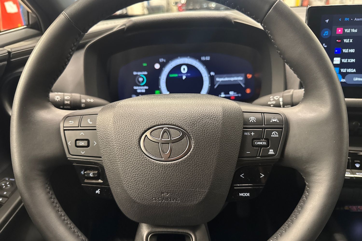 Toyota C-HR vaihtoauto