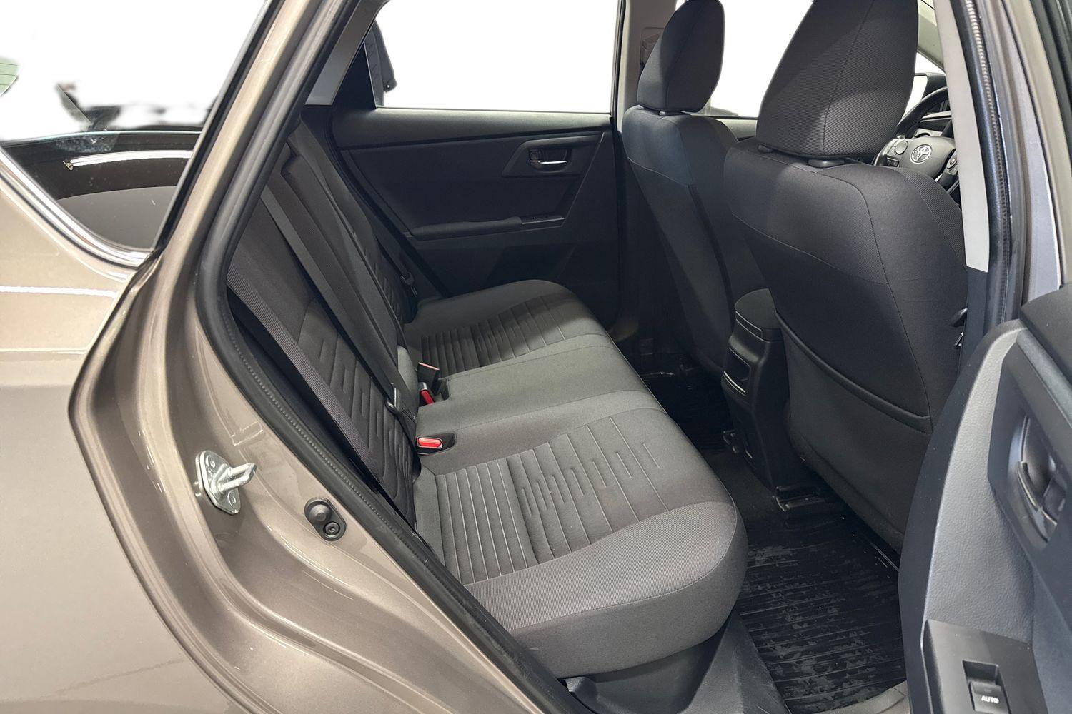 Toyota Auris vaihtoauto