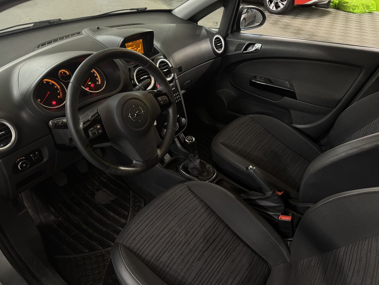 Opel Corsa vaihtoauto